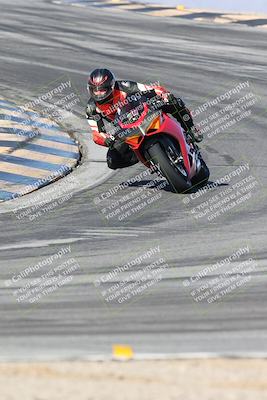 media/Dec-01-2025-Moto Forza (Mon) [[2daa91e15f]]/2-Intermediate Group/Session 2 (Turns 9 and 10)/